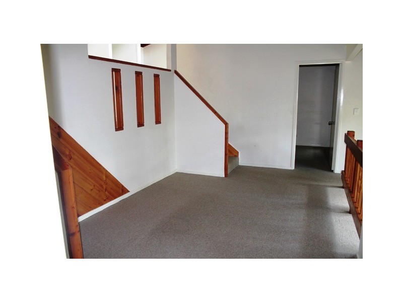 11 Tabor Drive, Eagle Heights QLD 4271