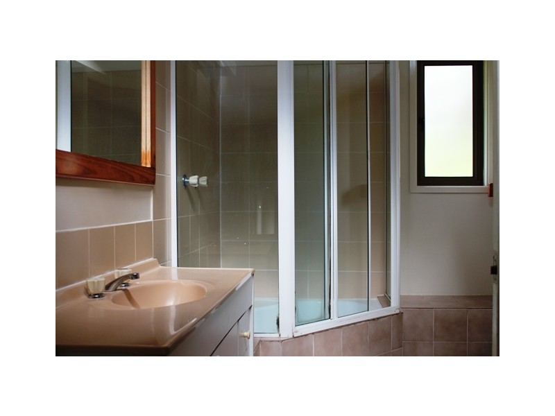 11 Tabor Drive, Eagle Heights QLD 4271