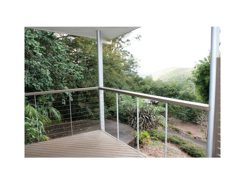 96 Contour Rd, Eagle Heights QLD 4271