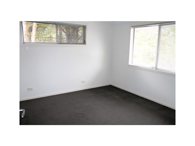 96 Contour Rd, Eagle Heights QLD 4271