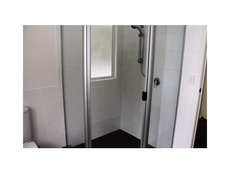 96 Contour Rd, Eagle Heights QLD 4271