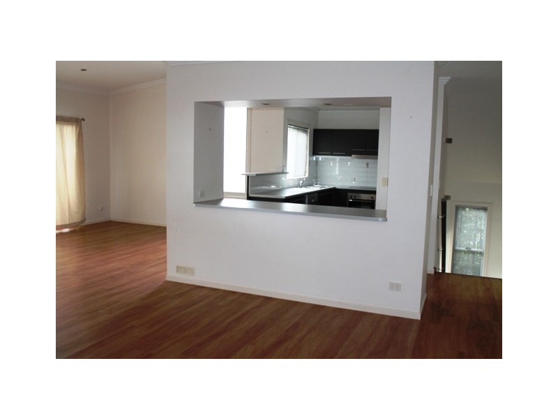 96 Contour Rd, Eagle Heights QLD 4271