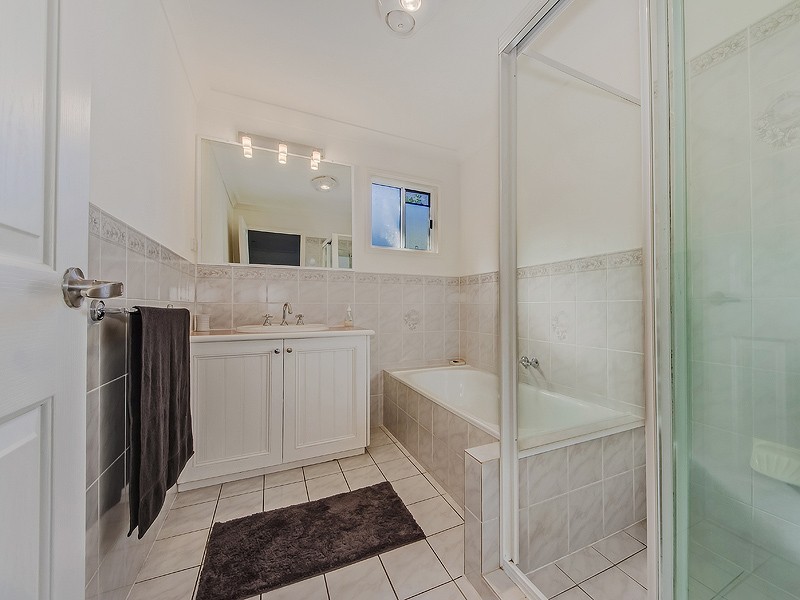 30 Justin Avenue, Tamborine Mountain QLD 4272