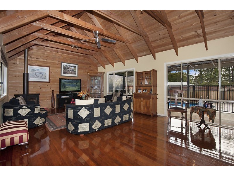 14 Wongawallan rd, Eagle Heights QLD 4271