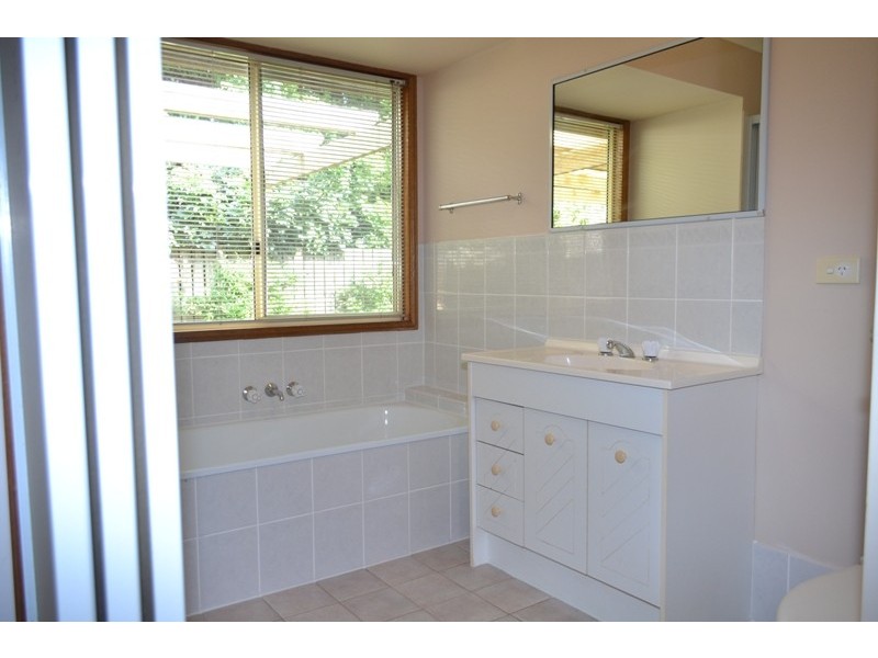 No 2/18 Beacon Road, Tamborine Mountain QLD 4272