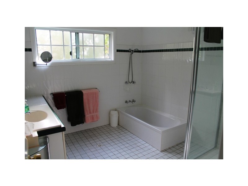 76 Magnetic Dve, Tamborine Mountain QLD 4272