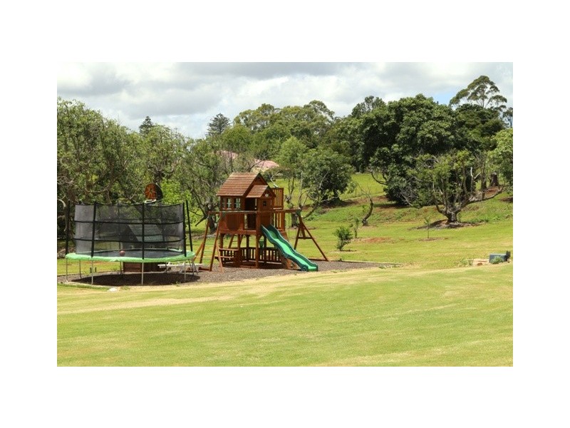 30 St Bernard Street, Tamborine Mountain QLD 4272