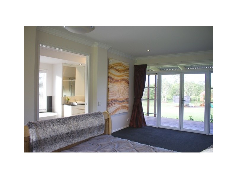 30 St Bernard Street, Tamborine Mountain QLD 4272