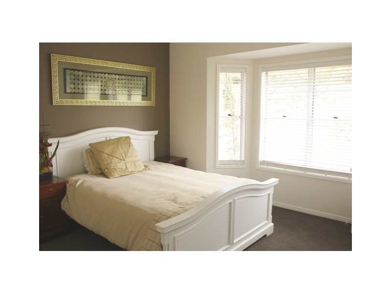 30 St Bernard Street, Tamborine Mountain QLD 4272