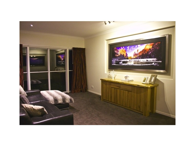 30 St Bernard Street, Tamborine Mountain QLD 4272