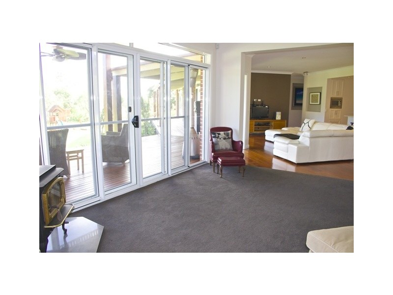 30 St Bernard Street, Tamborine Mountain QLD 4272