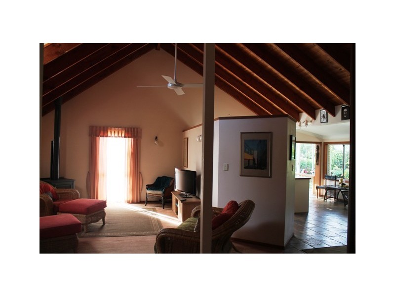 472 Main Western Rd, Tamborine Mountain QLD 4272