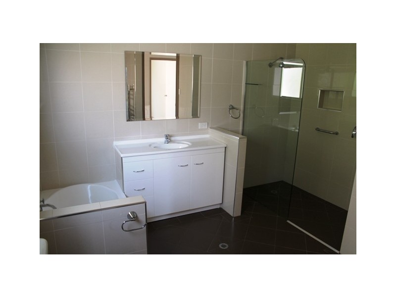 55 Magnetic Dve, Tamborine Mountain QLD 4272
