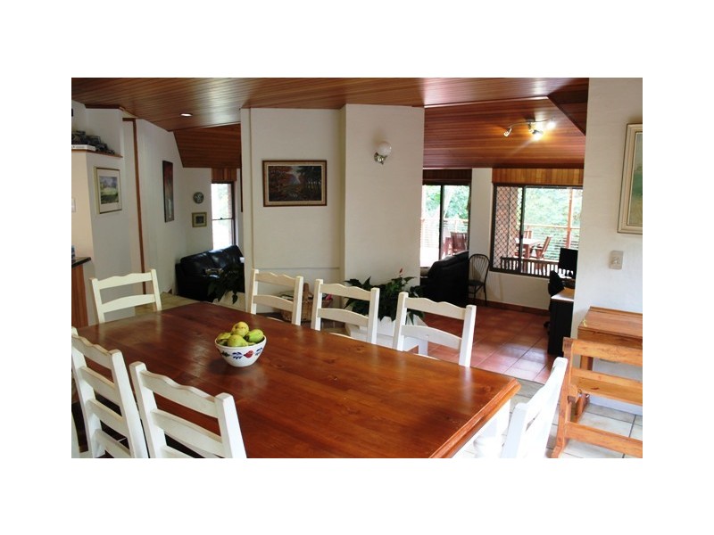 68-70 Freemont Dve, Tamborine Mountain QLD 4272