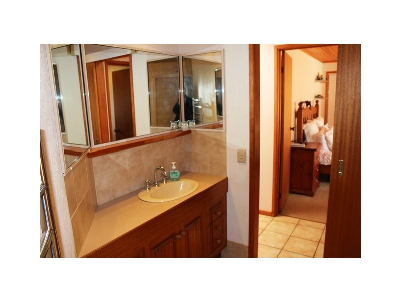68-70 Freemont Dve, Tamborine Mountain QLD 4272