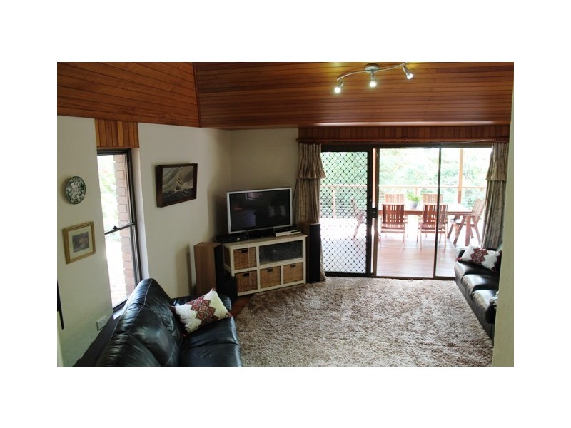 68-70 Freemont Dve, Tamborine Mountain QLD 4272
