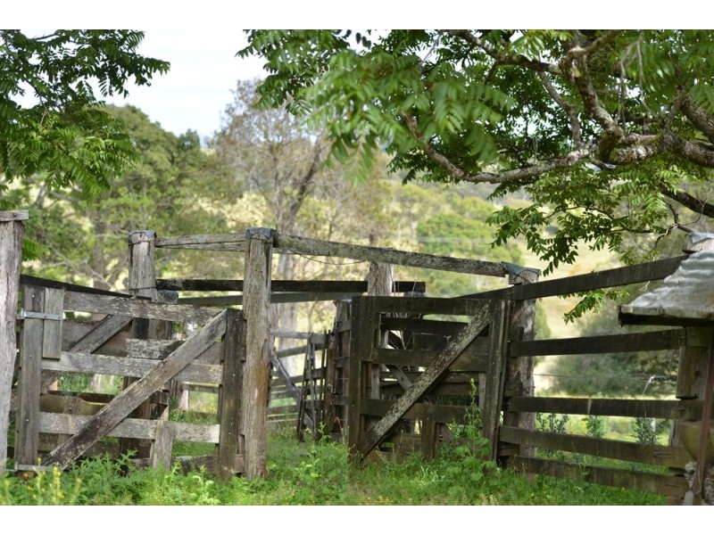 1568 Beechmont Rd, Beechmont QLD 4211