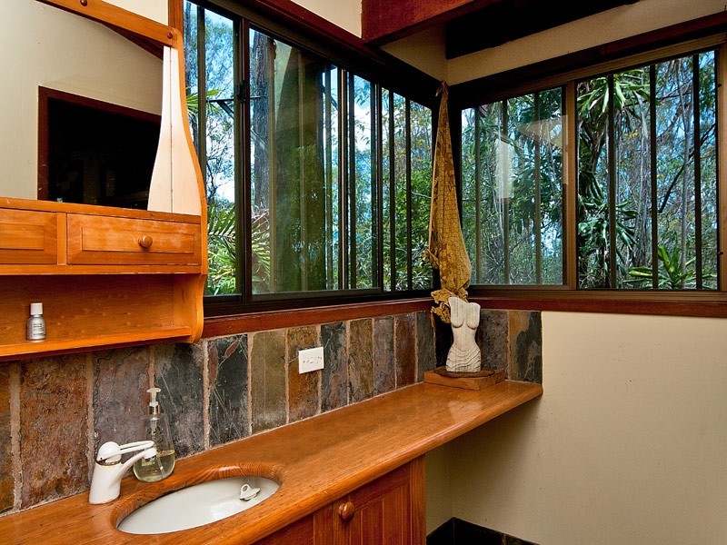 65 Wongawallan Dr, Wongawallan QLD 4210