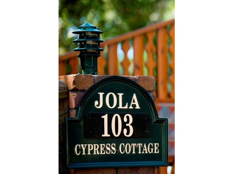 103 Beacon Road, Tamborine Mountain QLD 4272