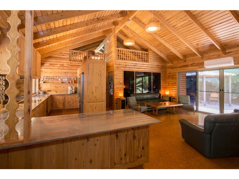 103 Beacon Road, Tamborine Mountain QLD 4272