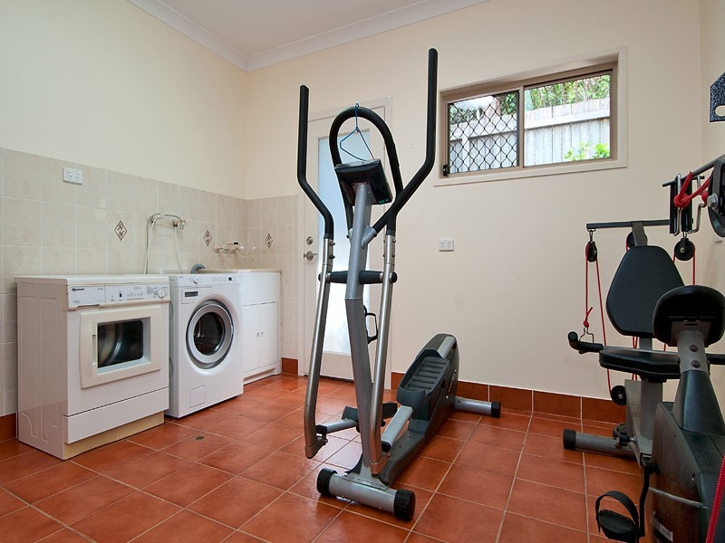 20 Beechmont Av, Tamborine Mountain QLD 4272