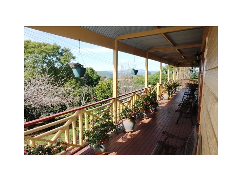 1 Lookout Pde, Tamborine Mountain QLD 4272