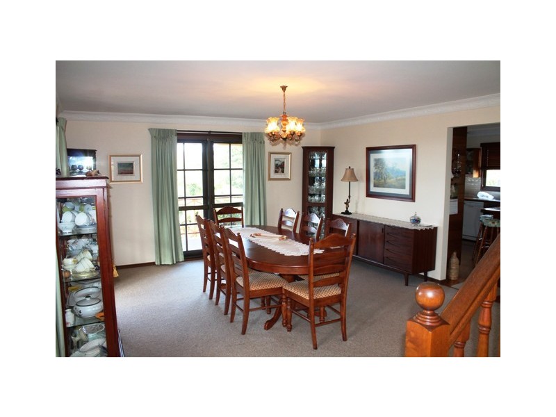 1 Lookout Pde, Tamborine Mountain QLD 4272