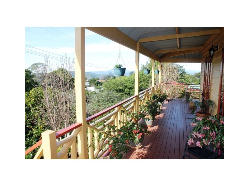 1 Lookout Pde, Tamborine Mountain QLD 4272