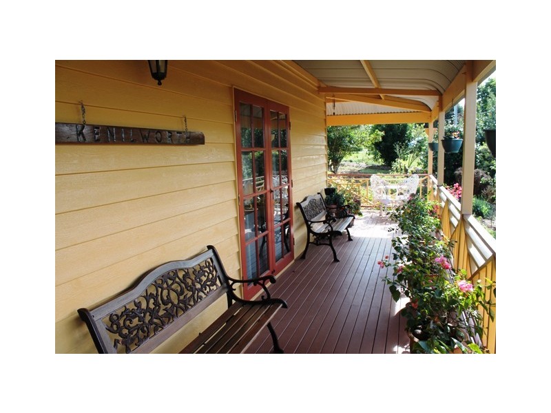 1 Lookout Pde, Tamborine Mountain QLD 4272