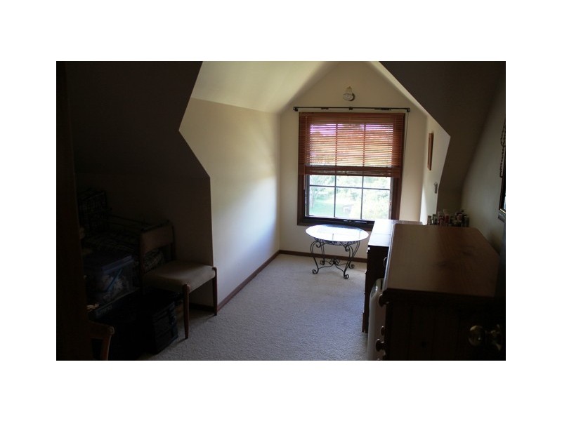 1 Lookout Pde, Tamborine Mountain QLD 4272