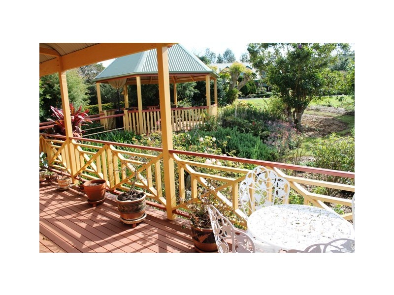 1 Lookout Pde, Tamborine Mountain QLD 4272