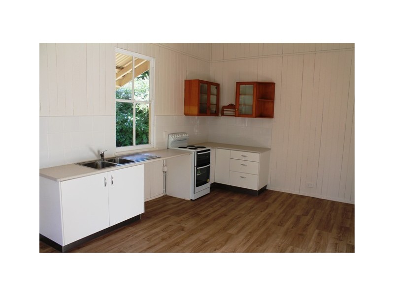 8 Golfers Cres, Tamborine Mountain QLD 4272