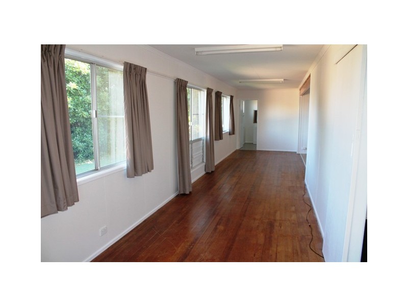 8 Golfers Cres, Tamborine Mountain QLD 4272