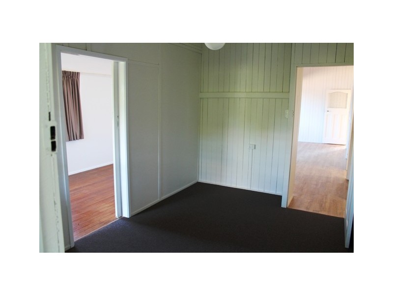 8 Golfers Cres, Tamborine Mountain QLD 4272