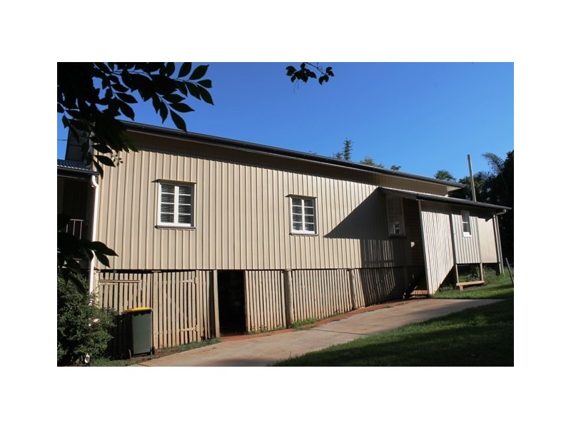 8 Golfers Cres, Tamborine Mountain QLD 4272
