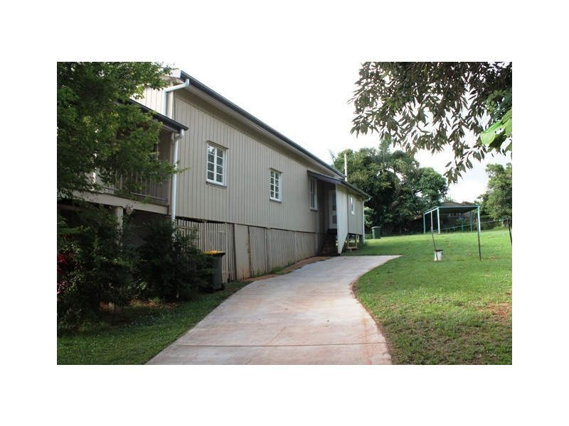 8 Golfers Cres, Tamborine Mountain QLD 4272