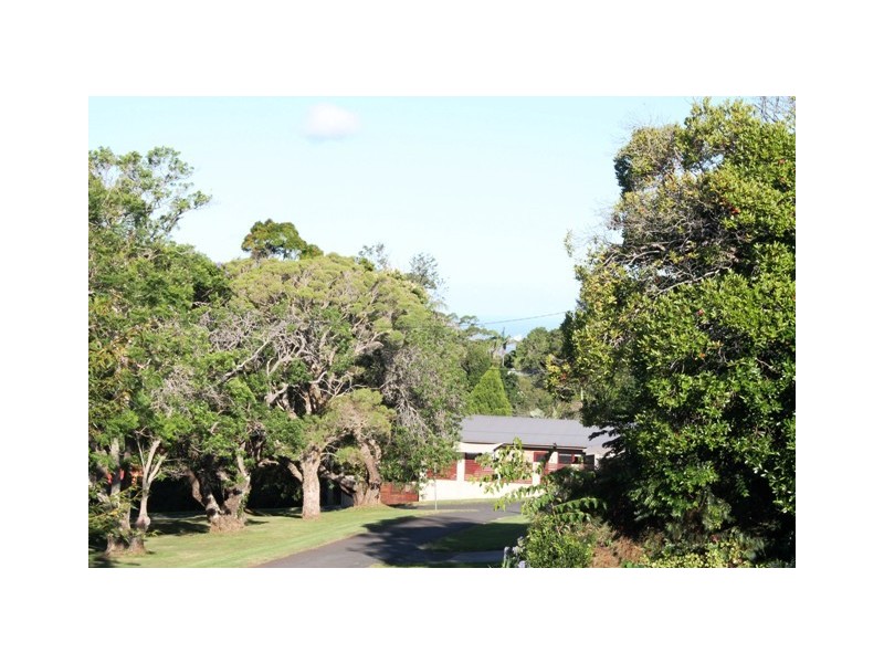 8 Golfers Cres, Tamborine Mountain QLD 4272