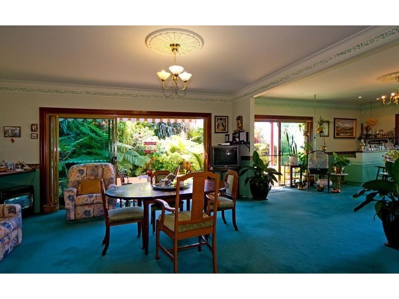 13-17 Eagles Retreat Place, Tamborine Mountain QLD 4272