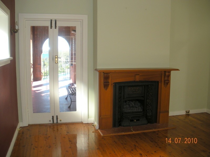 17 Edgecliffe Esplanade, Seaforth NSW 2092