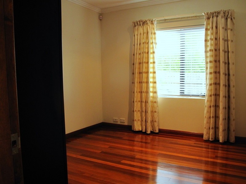 10 Rabaul Road, North Curl Curl NSW 2099