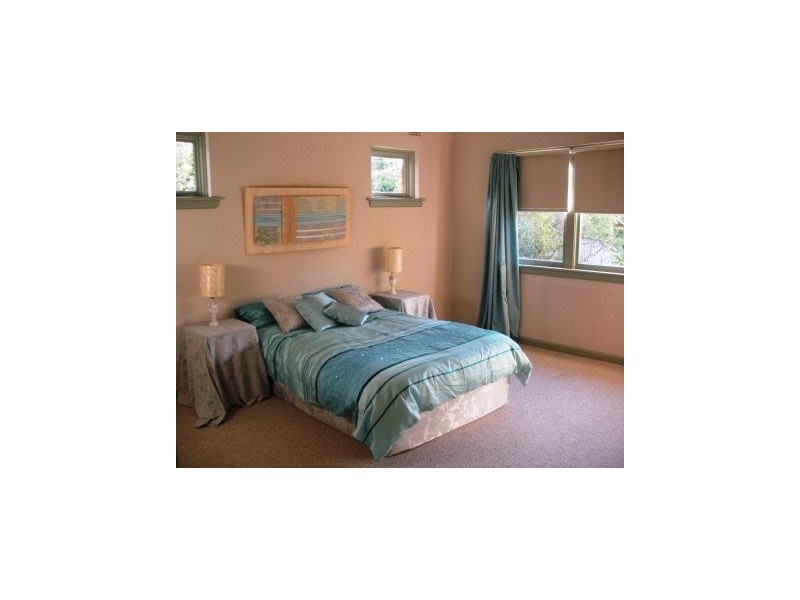 64 Serpentine Cr, Seaforth NSW 2092