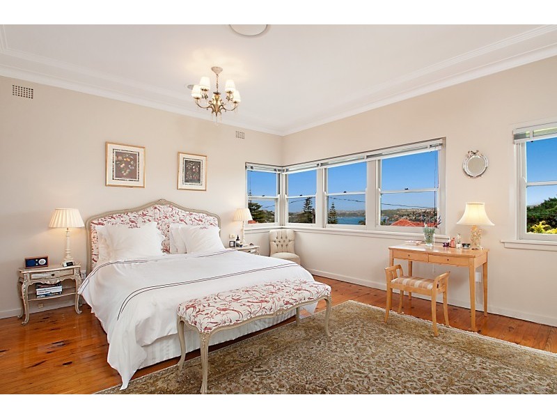 26 Ponsonby Parade, Seaforth NSW 2092