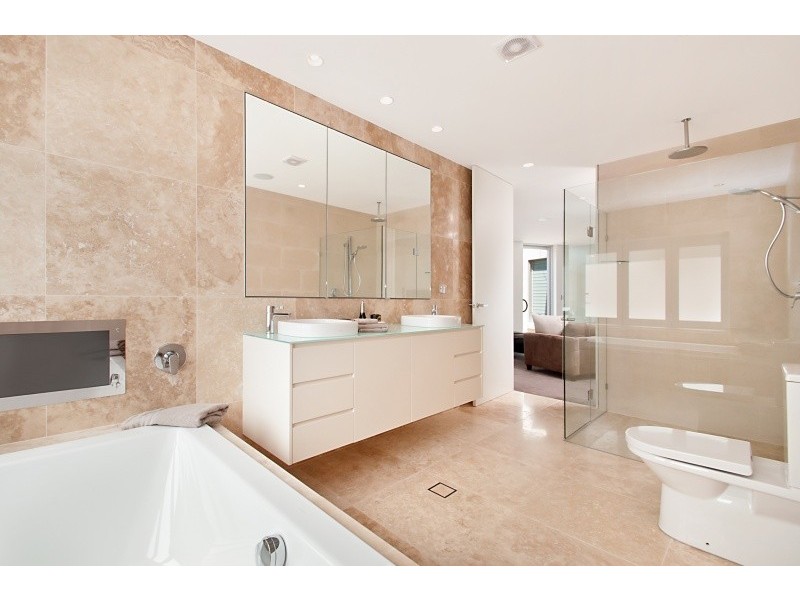 4 Laura St, Seaforth NSW 2092