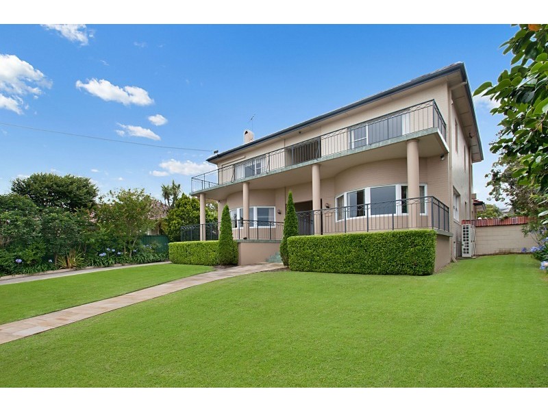 22 Edgecliffe Esplanade, Seaforth NSW 2092