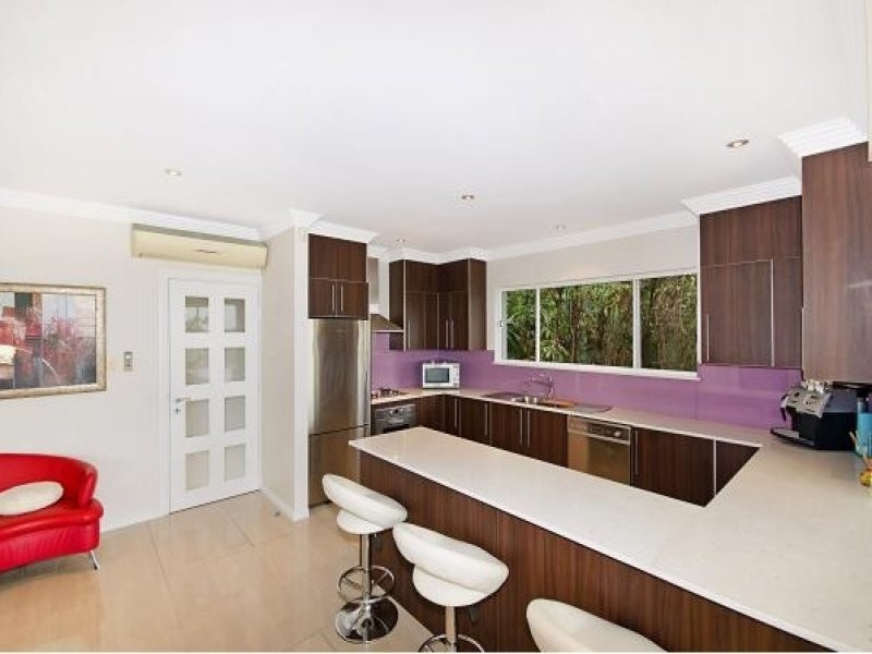 2c Edgecliffe Esp, Seaforth NSW 2092