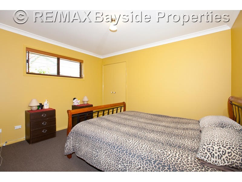 8 Mashie Place, Redland Bay QLD 4165