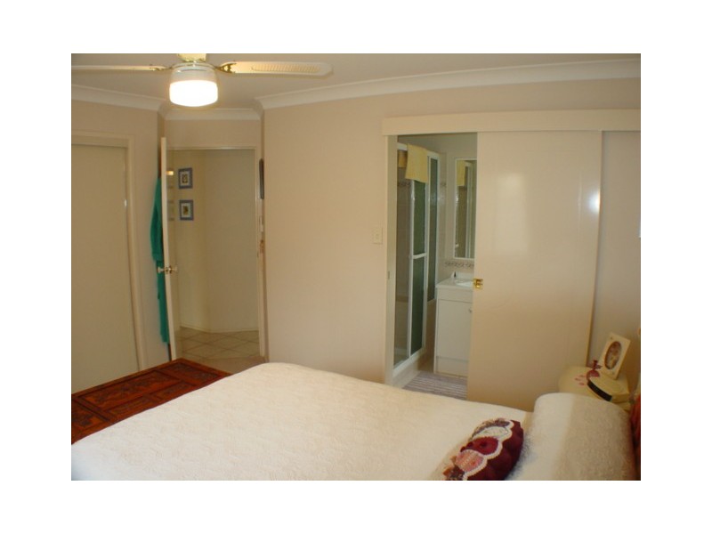 2 Camdre Court, Cleveland QLD 4163