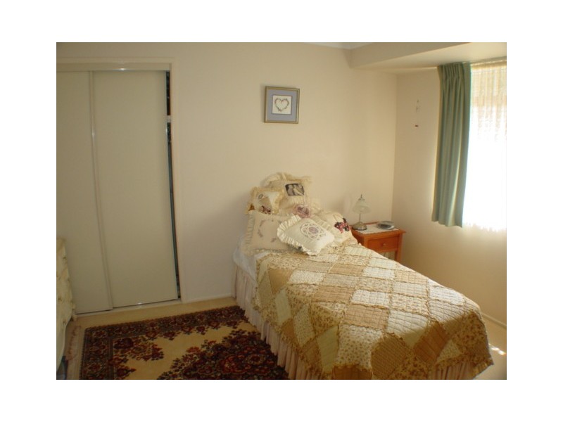 2 Camdre Court, Cleveland QLD 4163