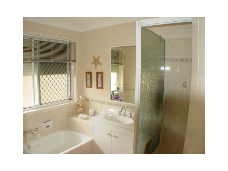 2 Camdre Court, Cleveland QLD 4163