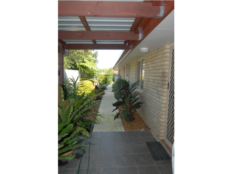 4 Couran Court, Redland Bay QLD 4165
